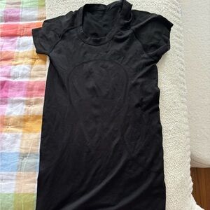 Lululemon Swiftly short sleeve